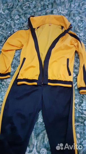 Костюм спортивный,48-50,красивый,качеств.трикотаж