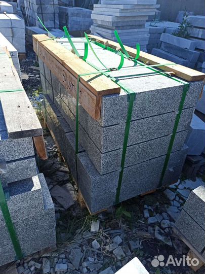 Памятники из Сибирского гранита оптом