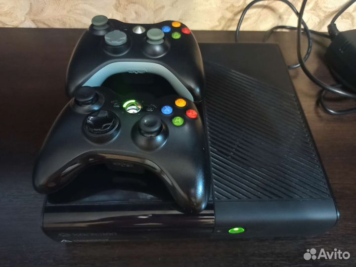 Xbox 360E + freeboot