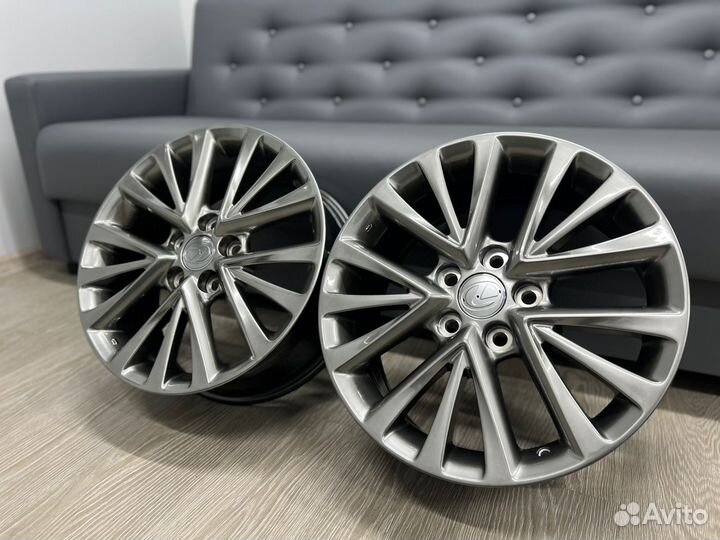 Диски литые H524F R17 5x114.3 на Toyota Camry