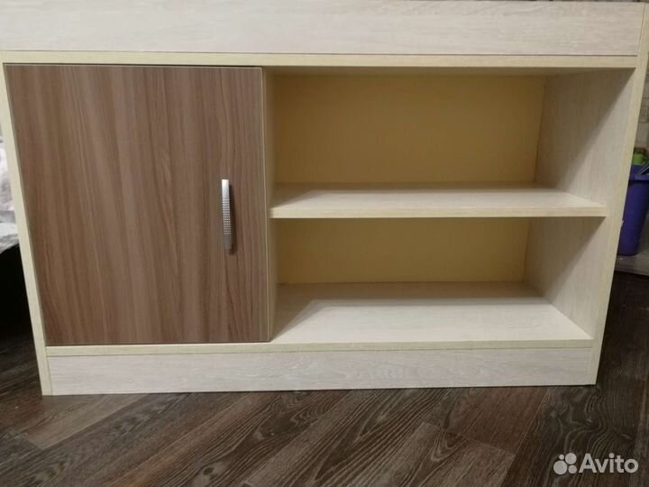 Полка настенная в отличном состоянии