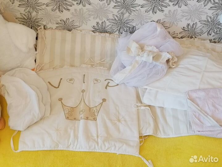 Комплект в кроватку с балдахином