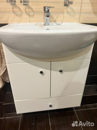 Полный комплект Раковина с тумбой, зеркало,пенал