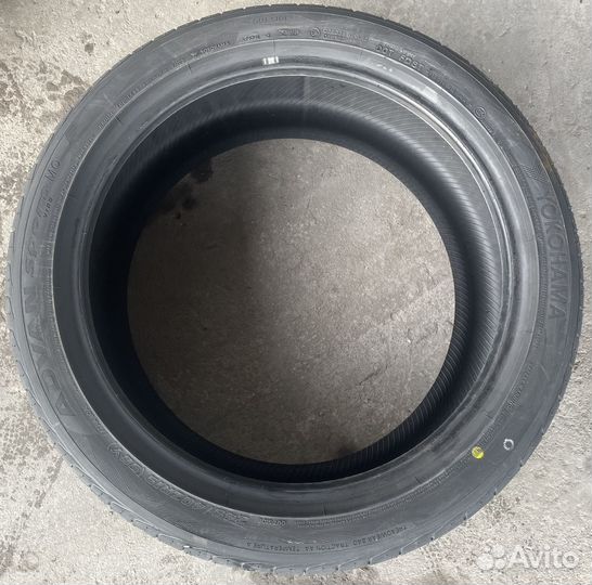 Yokohama Advan Sport V105 245/40 R19 и 275/35 R19