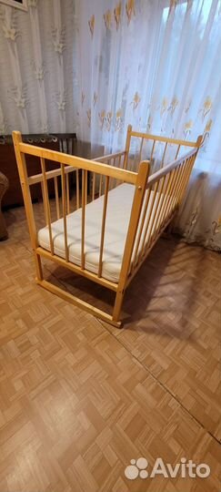 Продам детскую кроватку бу