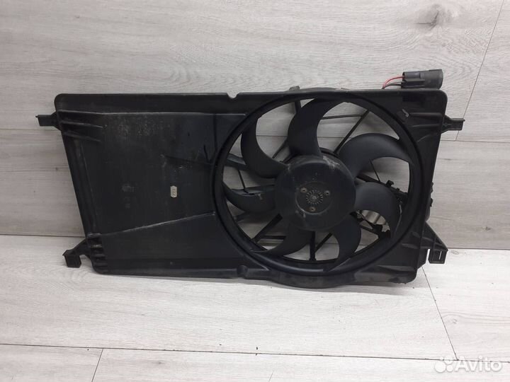 Вентилятор радиатора Ford Focus 2 / C-Max