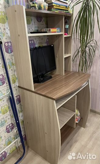 Компьютерный стол