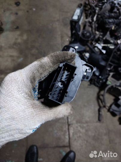 Блок управления светом Ford Fusion