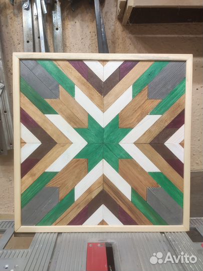 Панно из дерева