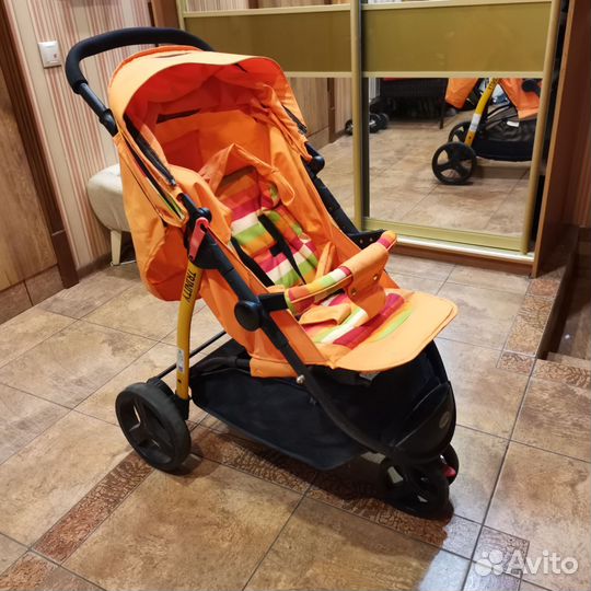 Прогулочная коляска