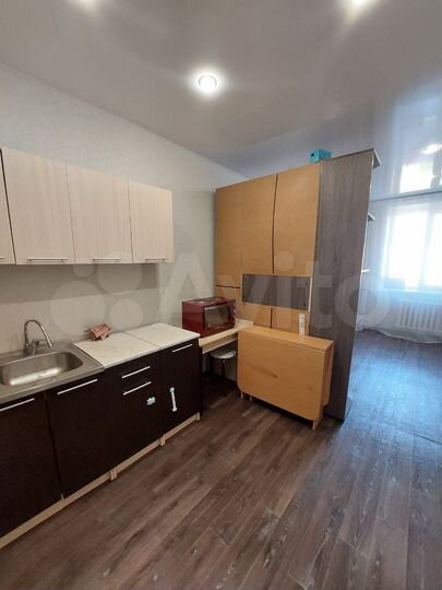 Комната 23 м² в > 9-к., 2/4 эт.