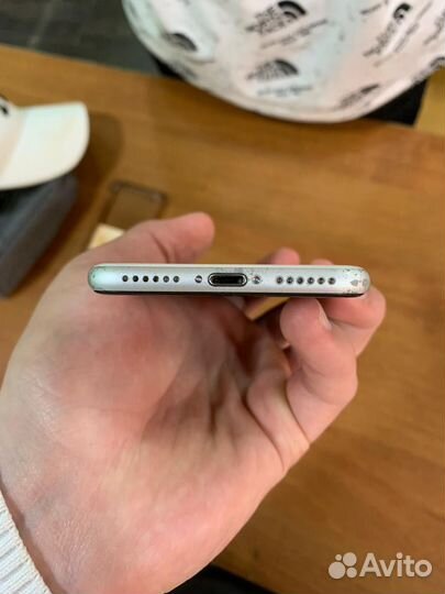 iPhone SE (2020), 128 ГБ