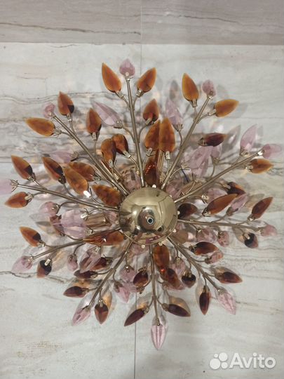 Продается люстра из цветного стекла