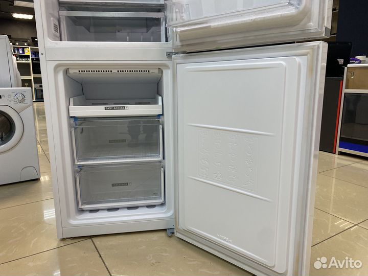 Холодильник Whirlpool W7 931T W