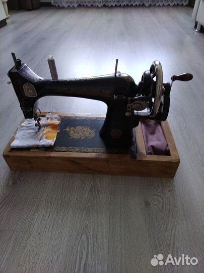 Швейная машинка зингер ручная
