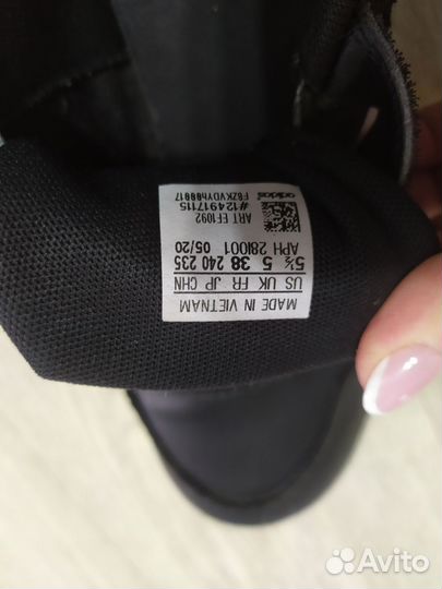 Кроссовки adidas подростковые