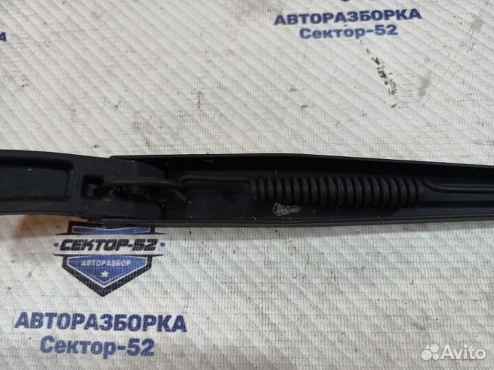 Поводок стеклоочистителя левый Kia Sportage 2