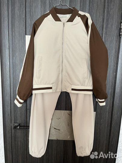 Спортивный костюм женский