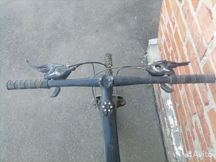 Велосипед на литых дисках BMW