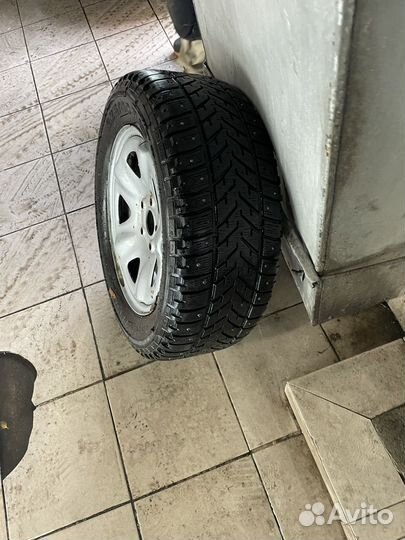 CR-Renkaat Oy 8ZQ 225/60 R15