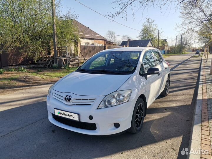 Toyota Auris 1.6 МТ, 2011, 181 000 км