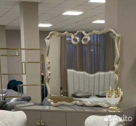 Зеркало настенное в прихожую