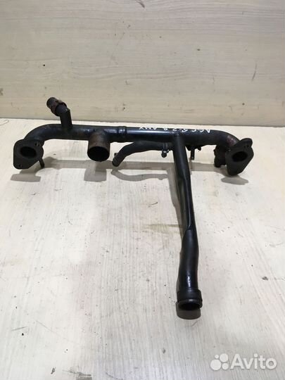 Трубка системы охлаждения Ауди A6 C5 2.8 AMX