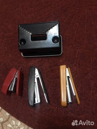 Дырокол(степлер)