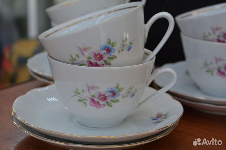 Фарфоровый чайный сервиз- ГДР (6 персон )