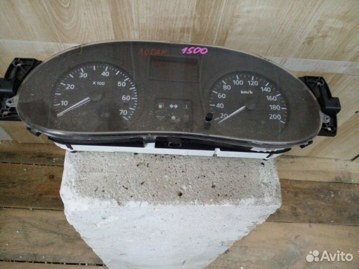Панель приборов Renault Logan 1 2010