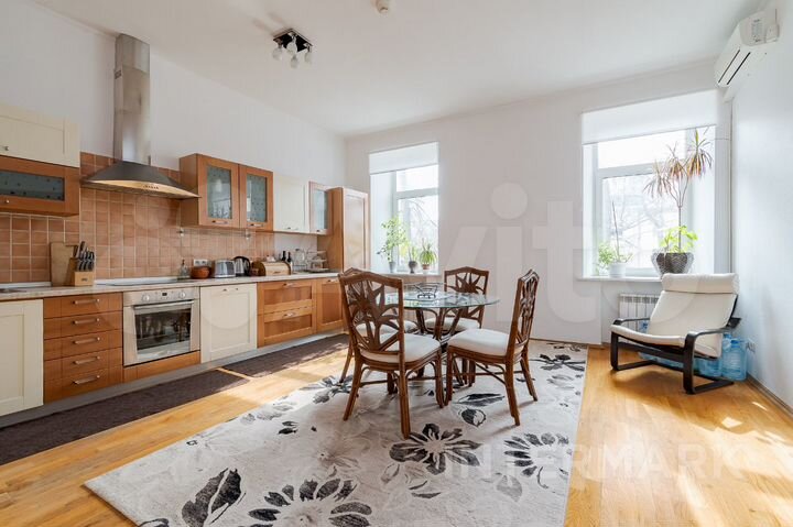 5-к. квартира, 200 м², 3/3 эт.