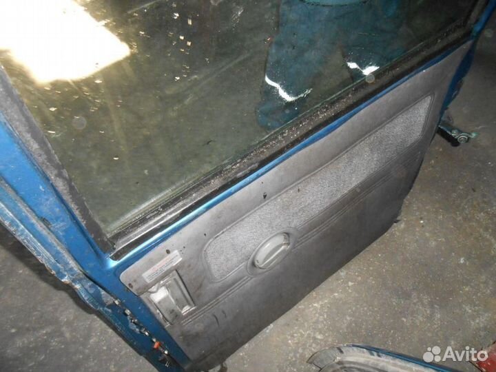 Дверь задняя правая Nissan Serena