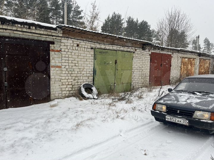 Гараж, > 30 м²