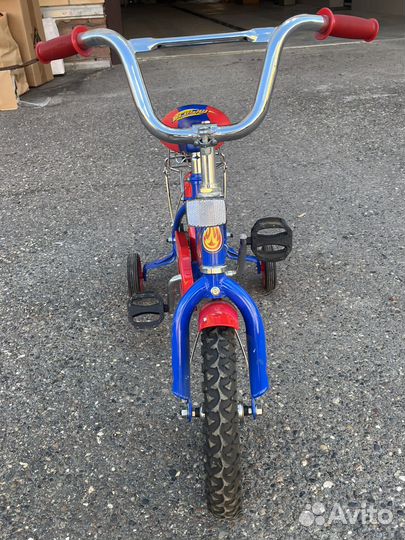 Детский велосипед, четырёх колёсный