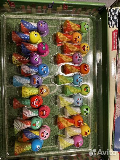 Прыгскокеры, футбол, домино