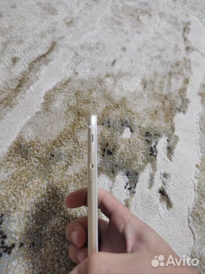 iPhone 6S, 32 ГБ