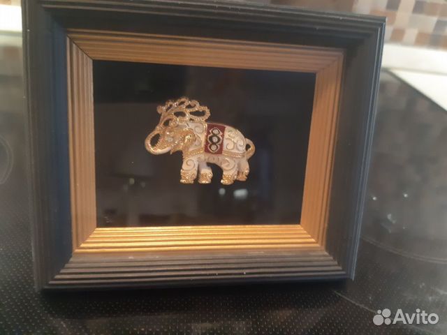 Сувенир панно с позолоченным слоником