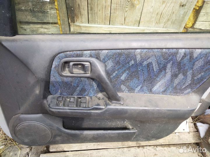 Дверь передняя правая, Ниссан (блюберд, примера)