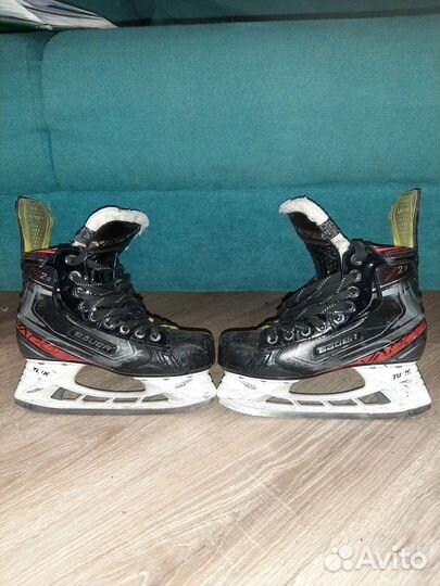 Коньки хоккейные