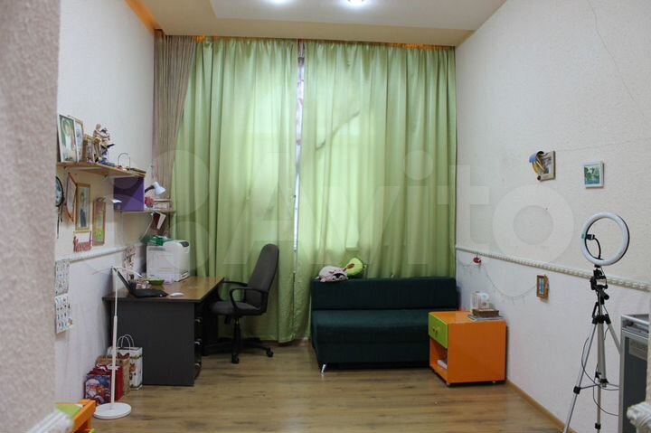 Дом 200 м² на участке 17 сот.