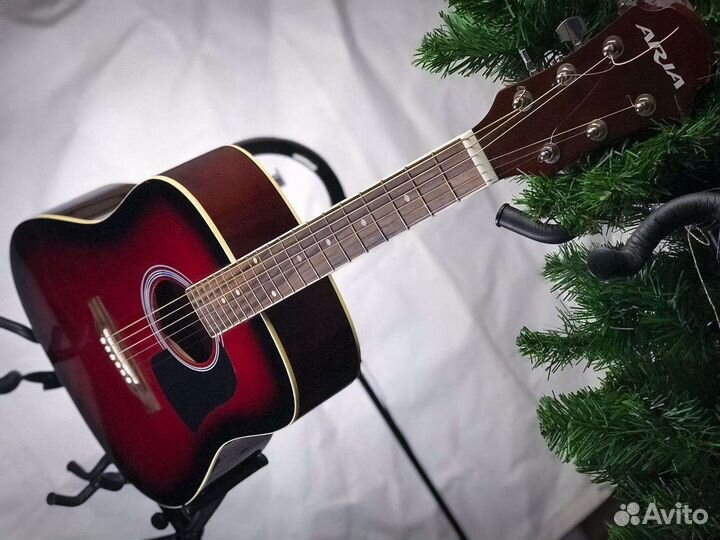 Гитара с чехлом