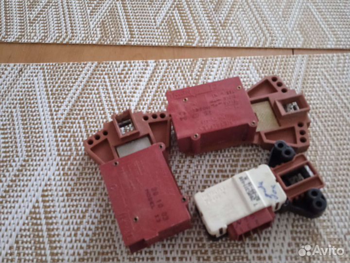 Устройство блокировки люка (убл), д