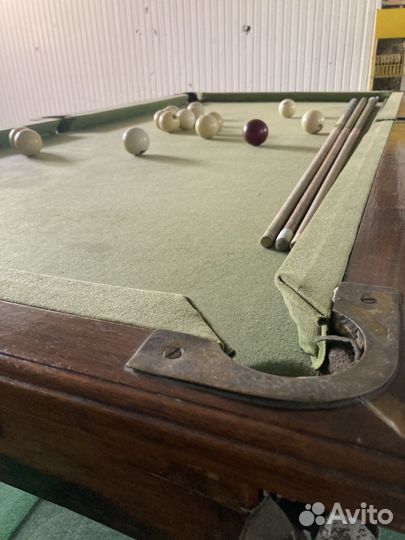 Бильярдный стол
