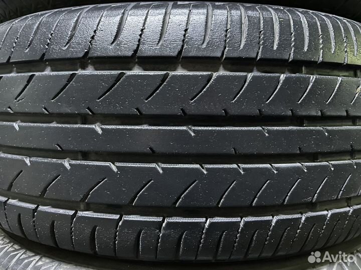 Toyo NanoEnergy 3 215/60 R16