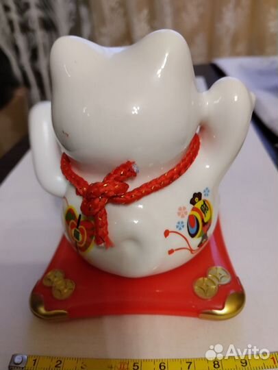 Фигурка кот Манэки нэко для привлечения денег