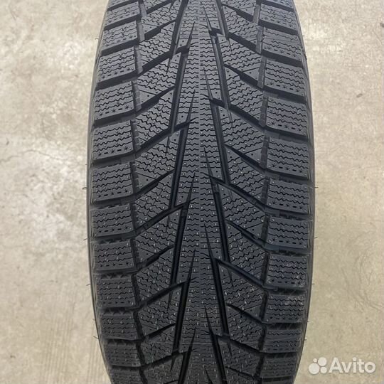 Hankook Winter I'Cept iZ 2 W616 205/55 R16 94T