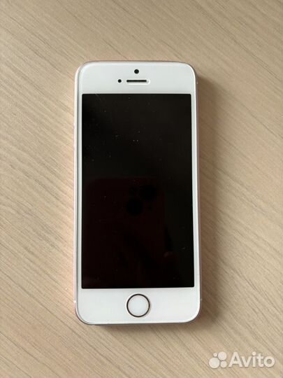 iPhone SE, 32 ГБ