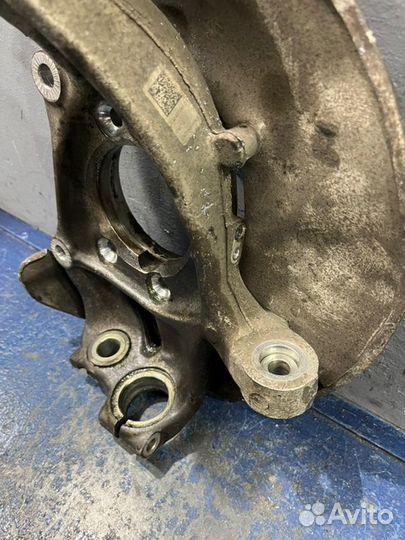 Кулак поворотный передний левый Audi A6 C7