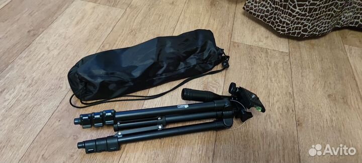 Штатив для фотоаппарата