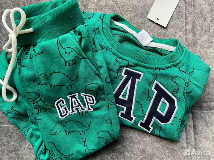 Новы костюм Gap